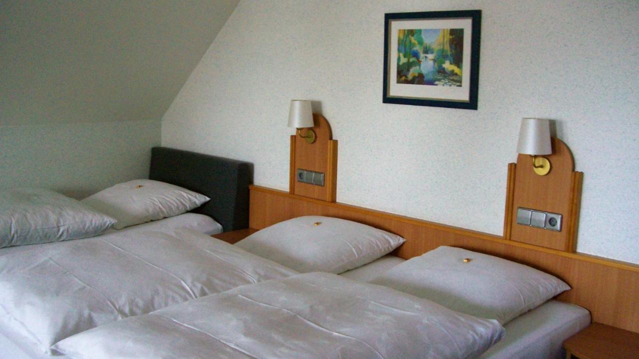Gasthaus Zum Baeren Gaestehaus Wittighausen Exteriör bild